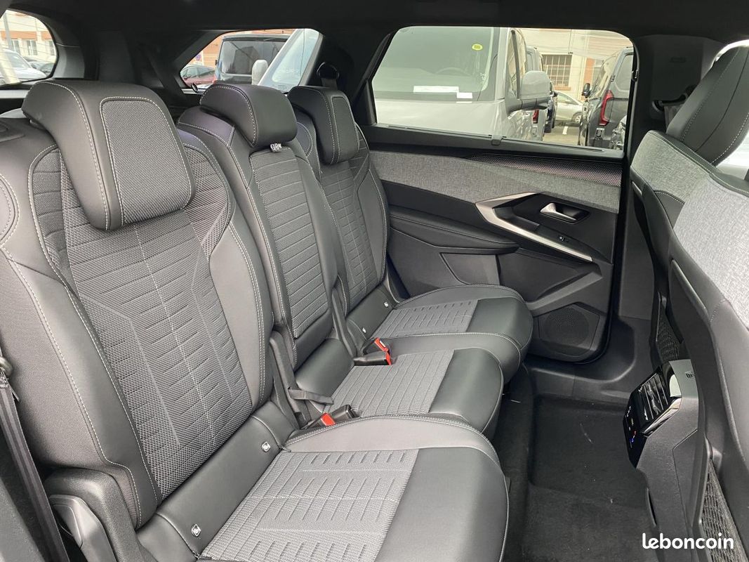 Peugeot 5008 iii 1.2 hybrid 145 gt e-dcs6 (image 9)