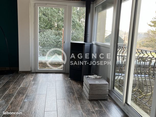 https://img.leboncoin.fr/api/v1/lbcpb1/images/b9/5a/b6/b95ab6ebd07051660b7be9f2917a275d3dd729c6.jpg?rule=ad-image