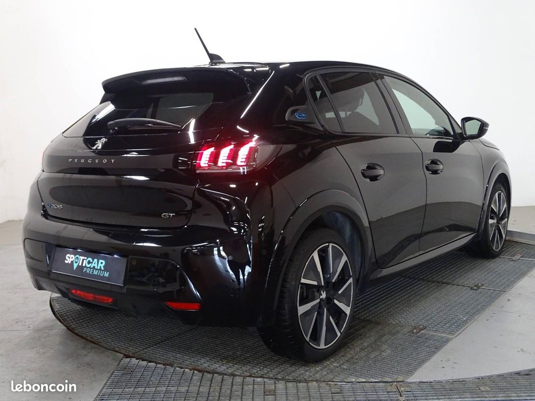 Peugeot 208 e-208 136ch GT Pack (image 6)