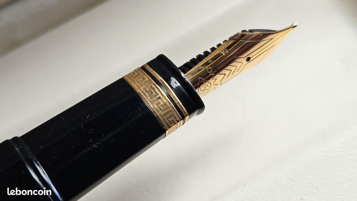 Stylo Plume OMAS Paragon - Résine Noire - Plume En Or Massif 18 Carats - Grande Taille - Occasion