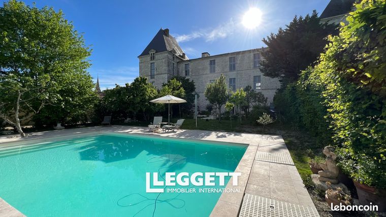 Maison 12 pièces 439 m²