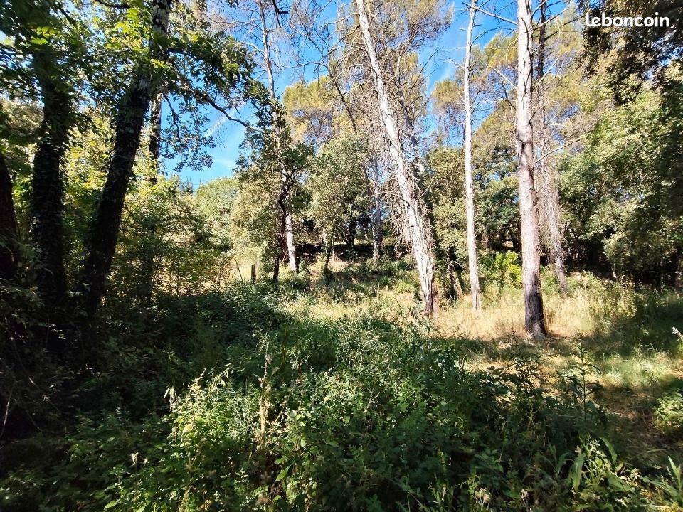 Terrain 1880 m² · à Lorgues · 170 000 €
