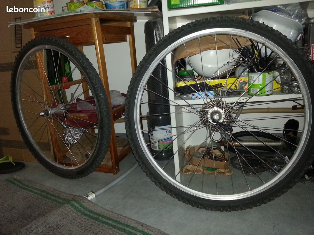 Vend 2 Roue de VTT ROCKRIDER 500 (image 1)