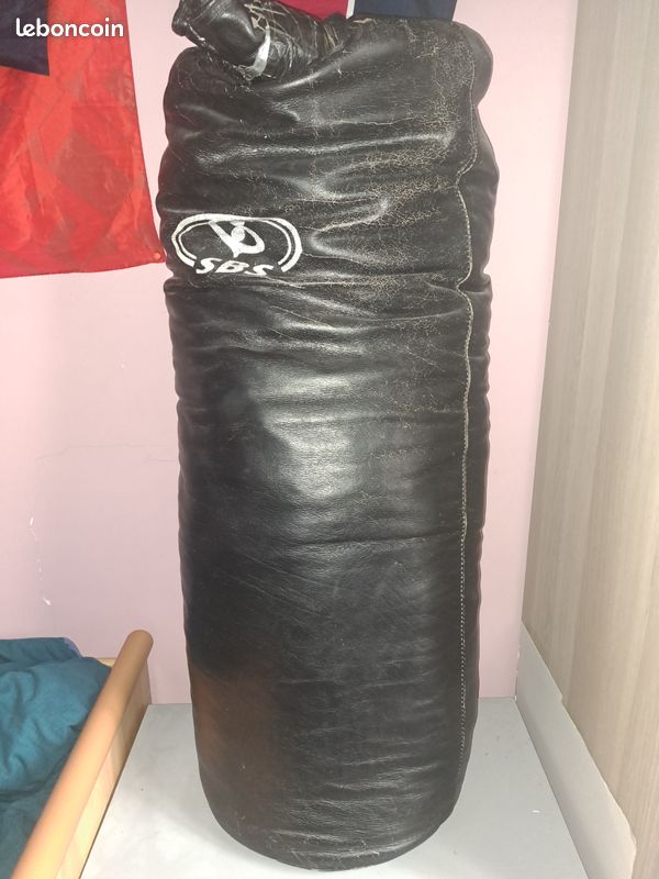 Punching ball en cuir (image 1)