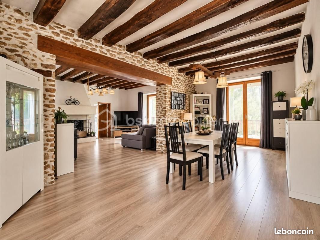 Maison 7 pièces 200 m² · à Courpalay · 200 m² · 300 000 €
