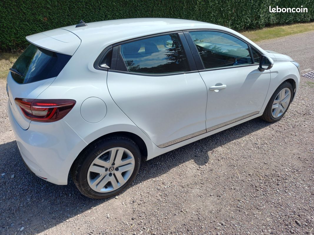 Clio v ste 1.5 dci 100 business gps 2 places 30221 kms garantie 12 mois partout en france (image 6)