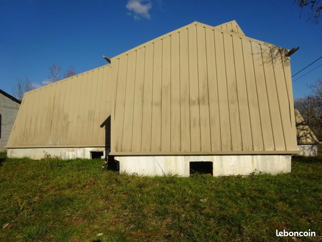 Bâtiment 540 m² (image 17)