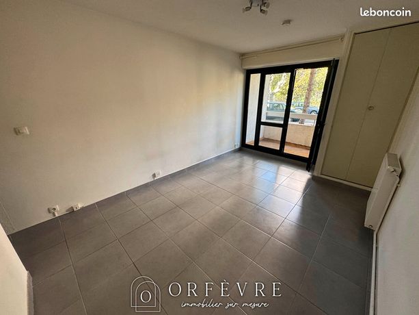 Studio 1 pièce 20 m² — 6