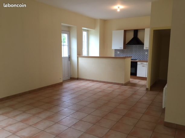 Logement de plein pied dans maison de caractère F3/F4 de 75 m² très lumineux Bonnétable