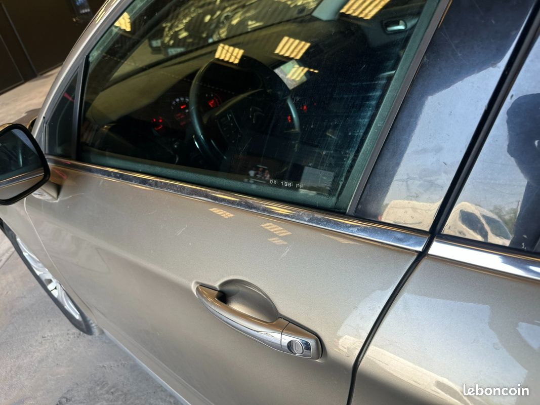 CITROEN C5 1.6 e-HDi 115 Confort BMP6 (image 36)