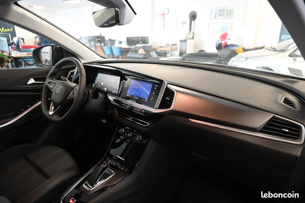 Opel grandland Hybrid 225 ch BVA8 Elegance Business (image 19)