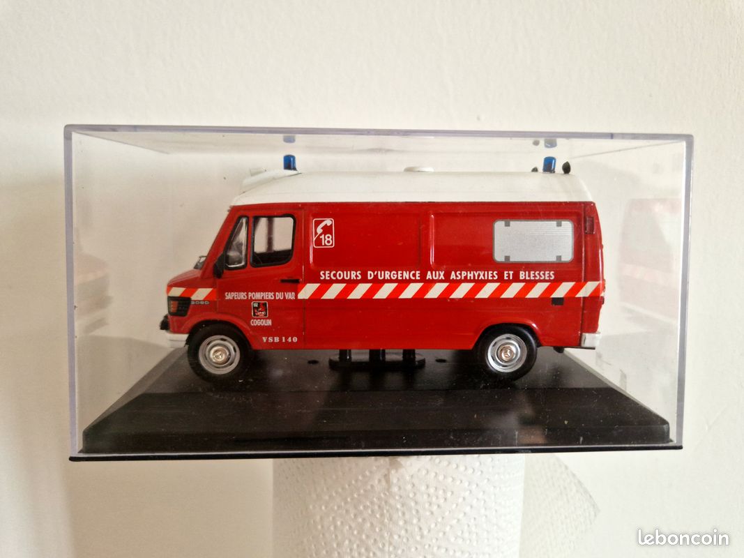 Pompier Marseille HACHETTE Vu00c9HICULES Lu00c9GERS SAPEURS-POMPI