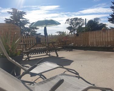 F3 terrasse et garage fermé