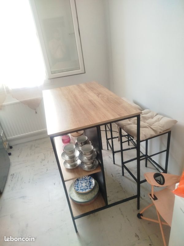 Table bar cuisine (image 1)