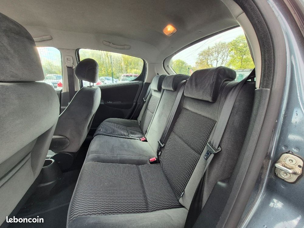 PEUGEOT 207 (5 PORTES) 1.6 HDi 90CV EXECUTIVE PACK (image 6)