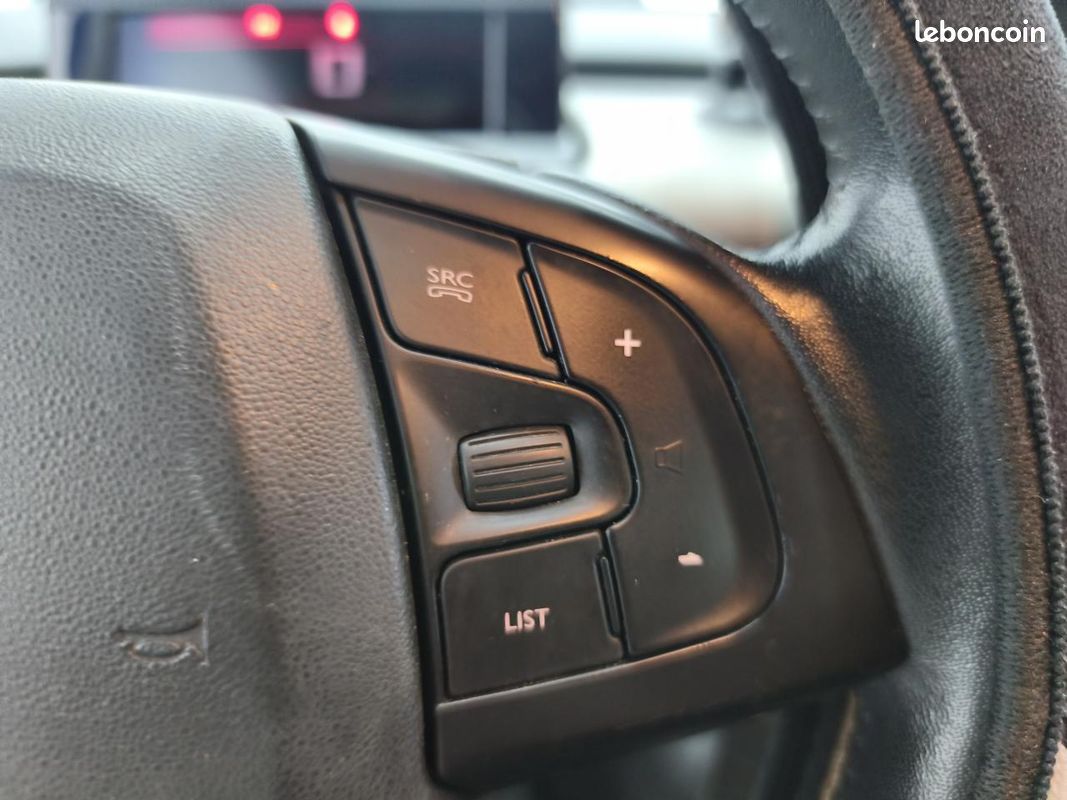 Citroen c4 cactus 1.2 ess 82 cv shine / suivi complet / distrib ok / camera recul / bluetooth / garantie (image 16)