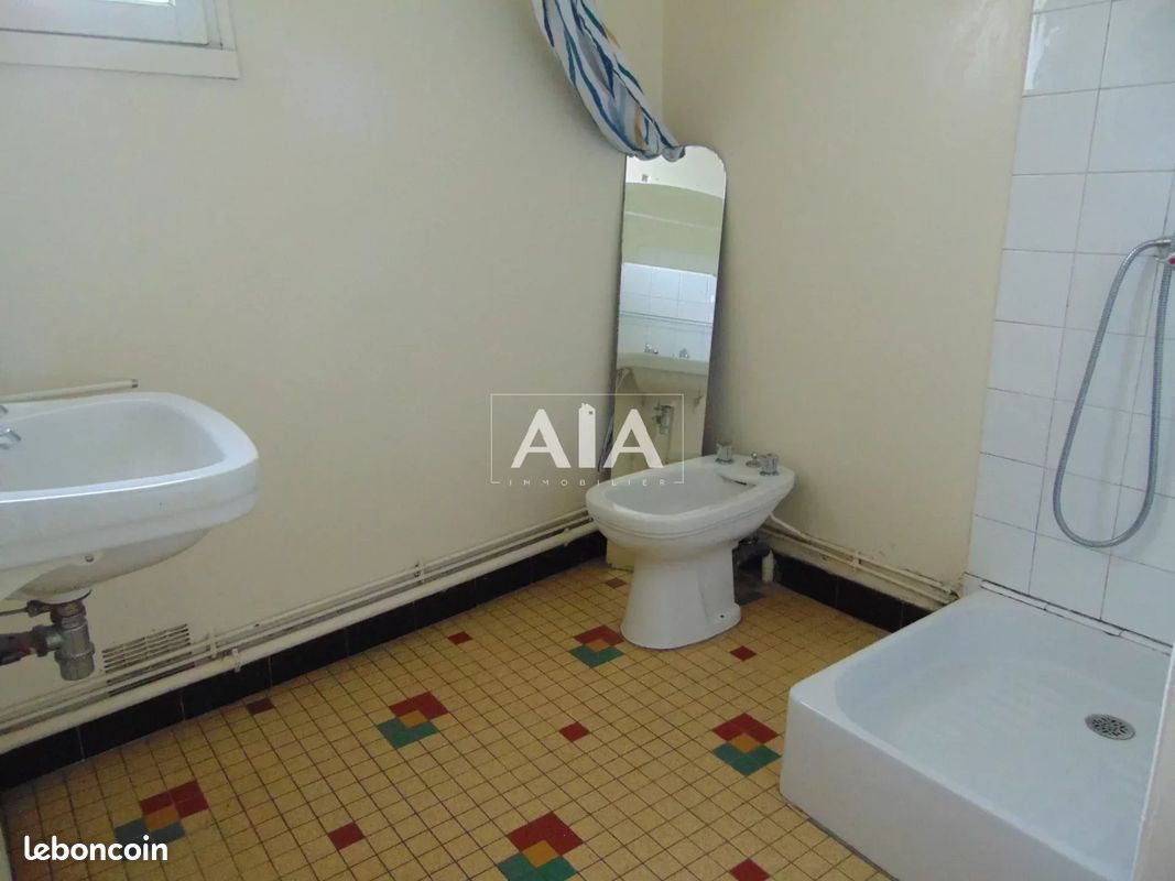 Maison 5 pièces 109 m² - Ruffec 16700 (image principale 8)