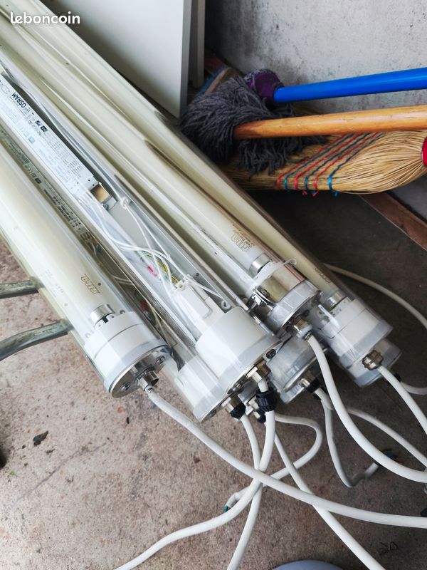 Lot de luminaires tubulaires IP67 Securlite (image 1)