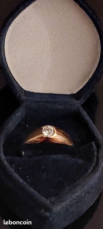 Bague 'tous Or' Couleur Or - Taille Ajustable, Neuf Sans Emballage