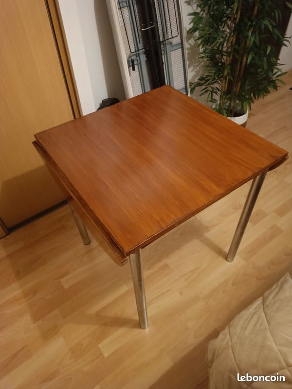 Table carrée (image 1)