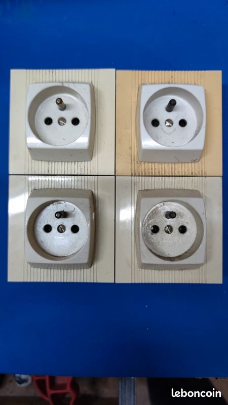 lot de 2 prises 2P+T LEGRAND CHAMBORD PLEXO