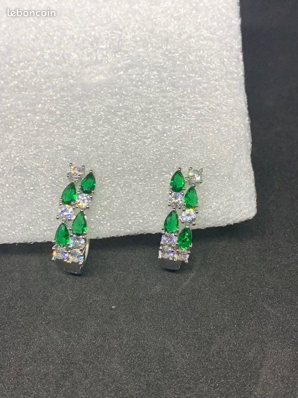 Lot de bijoux en argent et émeraude (image 9)