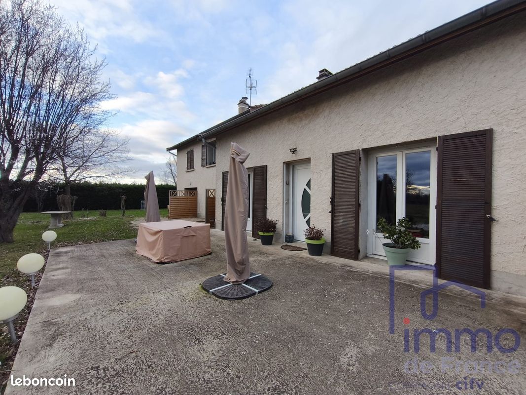 Maison 5 pièces 130 m² · à Saint-Galmier · 130 m² · 260 000 €