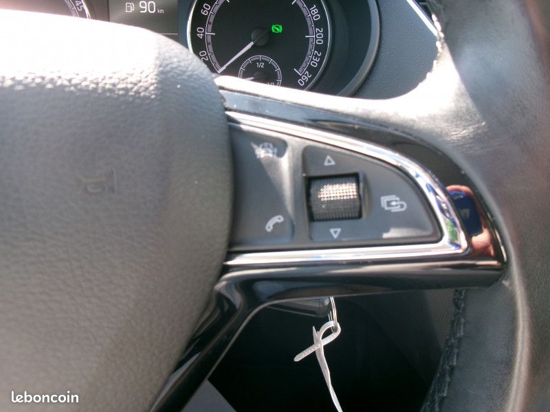 Skoda OCTAVIA COMBI 1.6 TDI 116CH SCR BUSINESS DSG7 EURO6D-T (image 23)