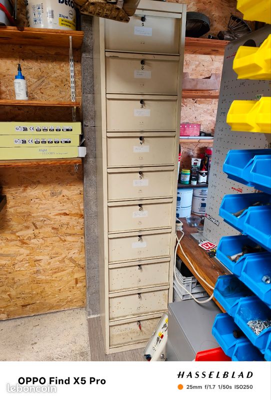 Armoire a clapets fermeture individuelle à clés (image 1)