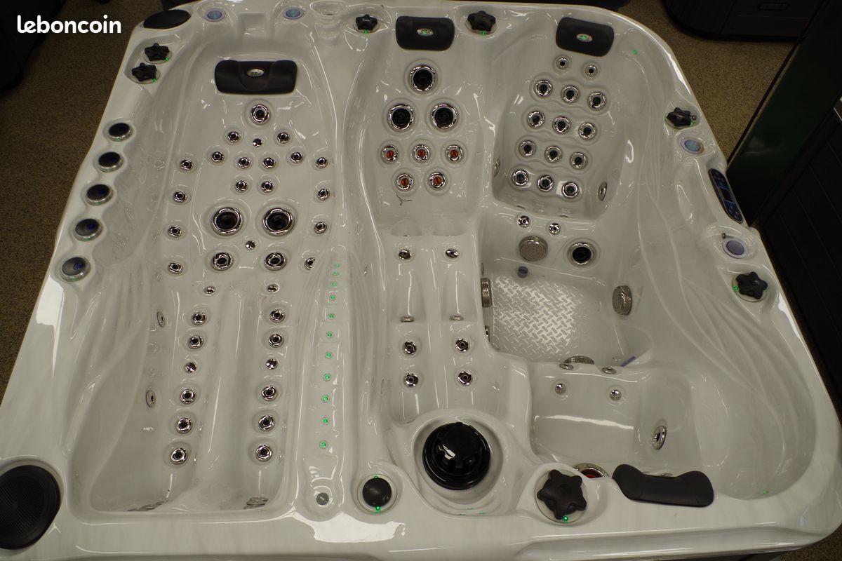 Spa Européen Haut De Gamme Ultra Massant equipé d'un lit de léviation (image 4)