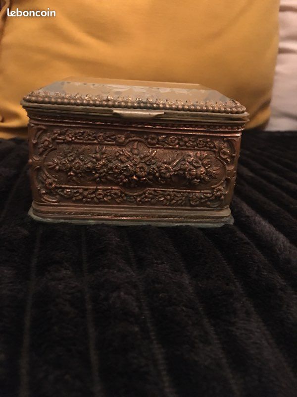 Ancien coffre à bijoux (image 1)