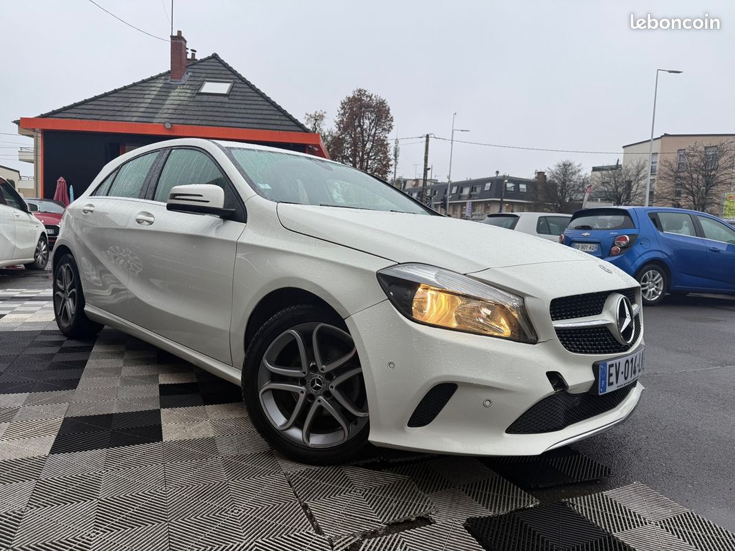 Mercedes CLASSE A 180 D INSPIRATION Voitures mercedes-classe-a-180-d-inspiration-voitures