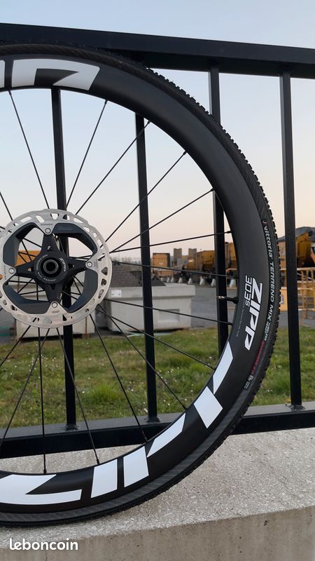 Zipp 303s (image 8)