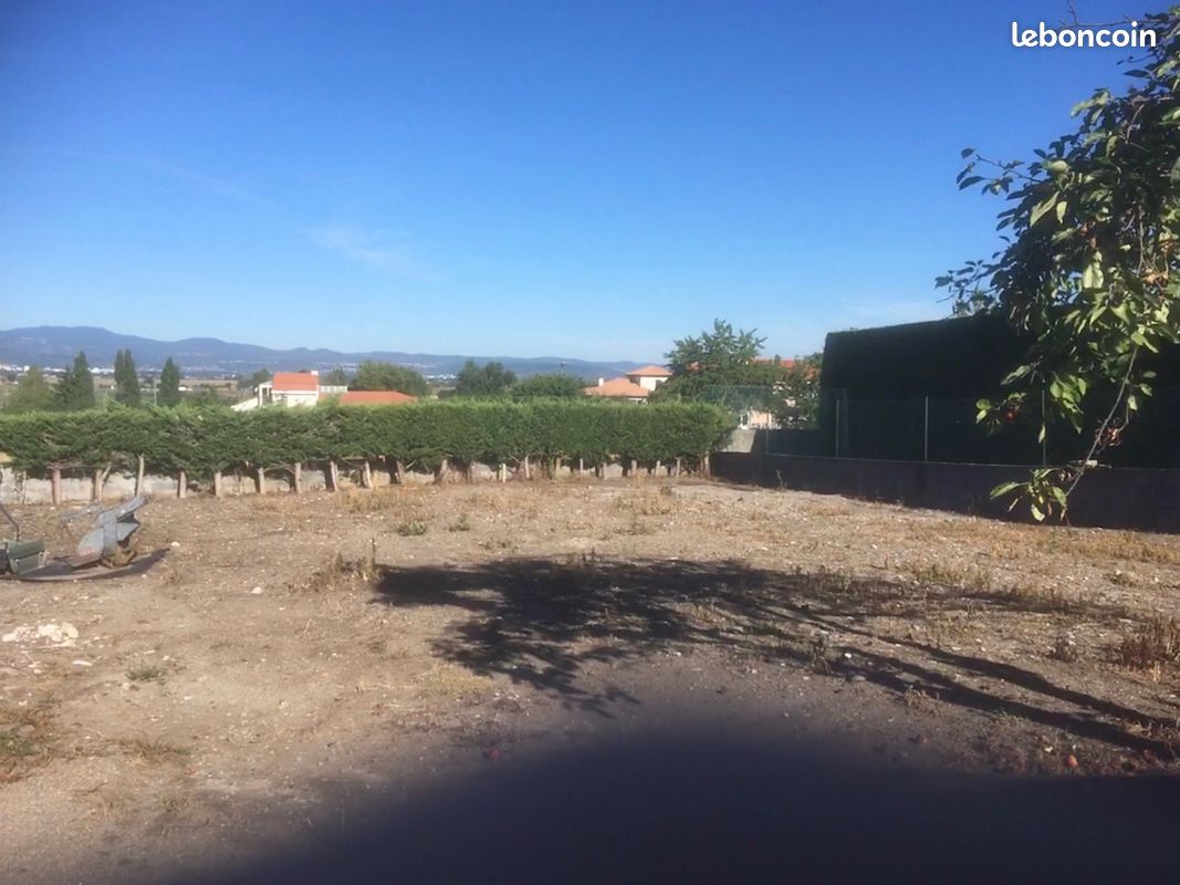 Terrain constructible · à Pont-du-Château · 108 400 €