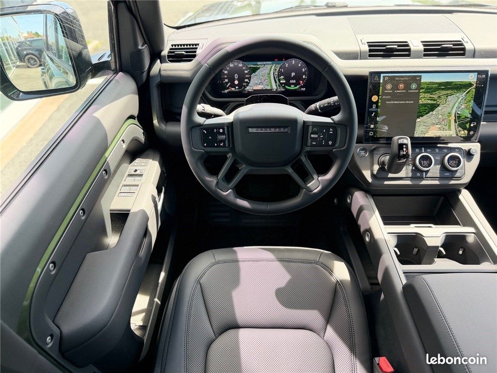Land Rover Defender PHEV 110 X-Dynamic SE (image 14)