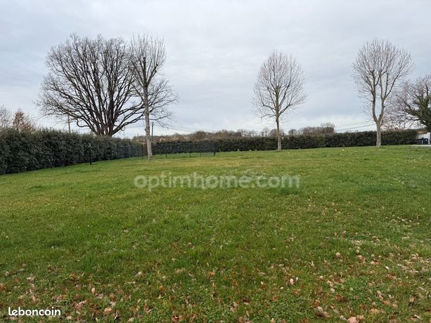 Terrain 1 631 m² Lasserre