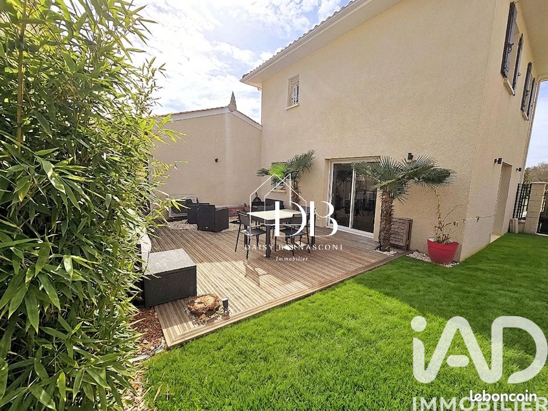 Maison 5 pièces 104 m² · à La Brède · 104 m² · 350 000 €