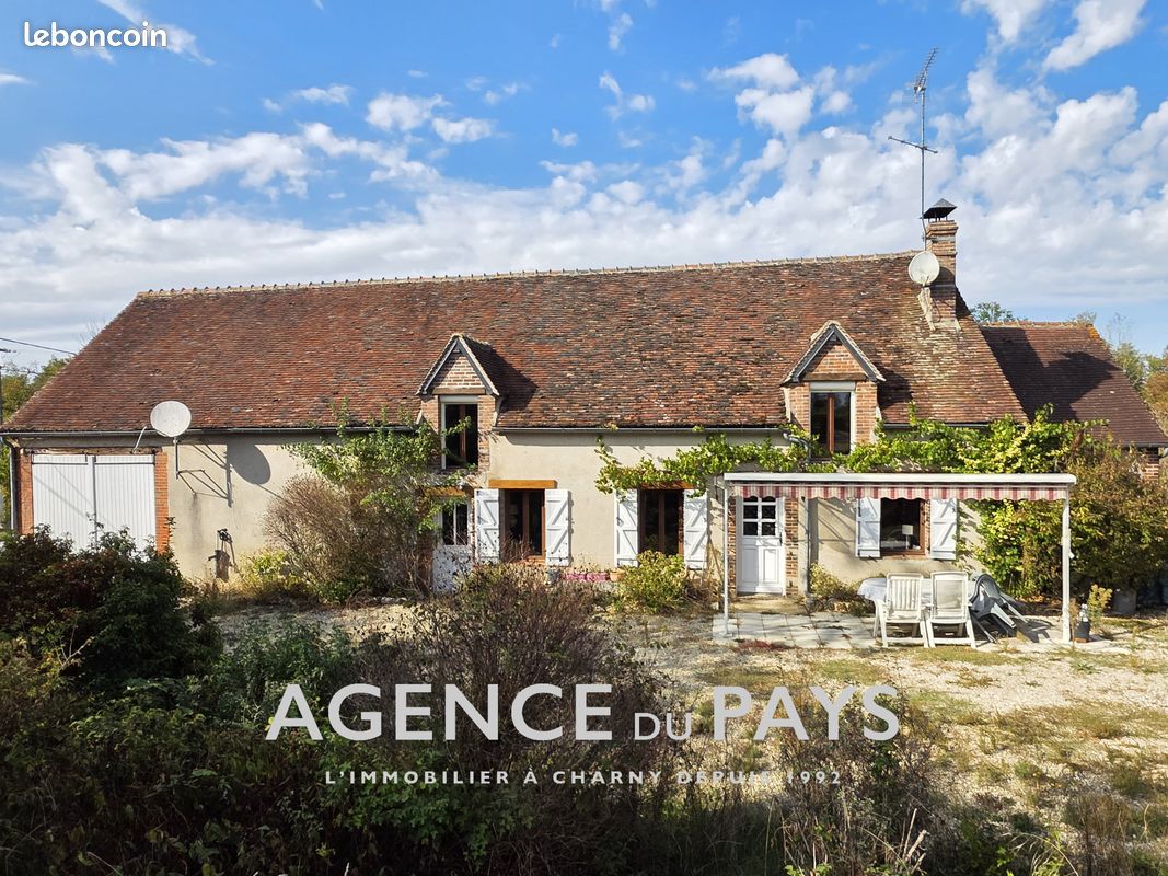 Maison 5 pièces 146 m² · à Charny Orée de Puisaye · 146 m² · 149 000 €