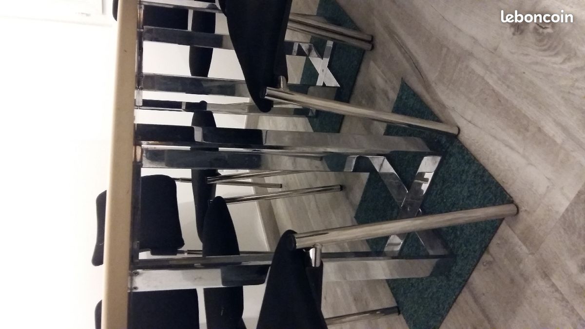 Table (image 3)