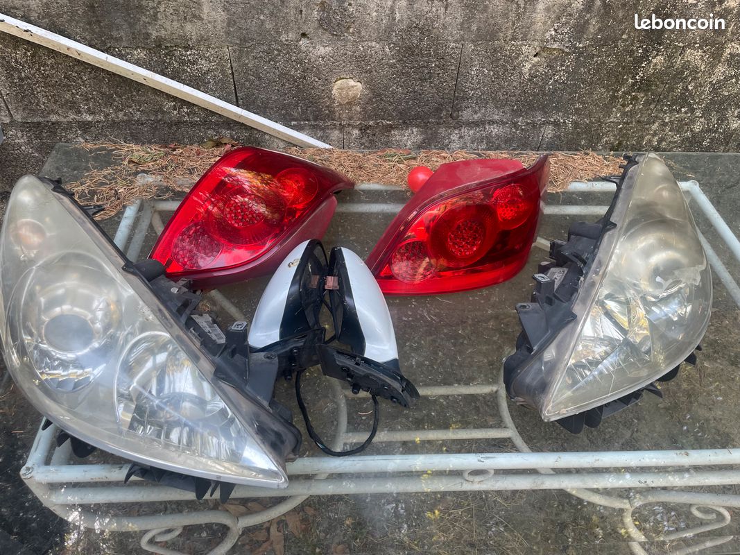 🚗 Vends phares avant, feux arrière et rétroviseurs Peugeot 307 (image 1)