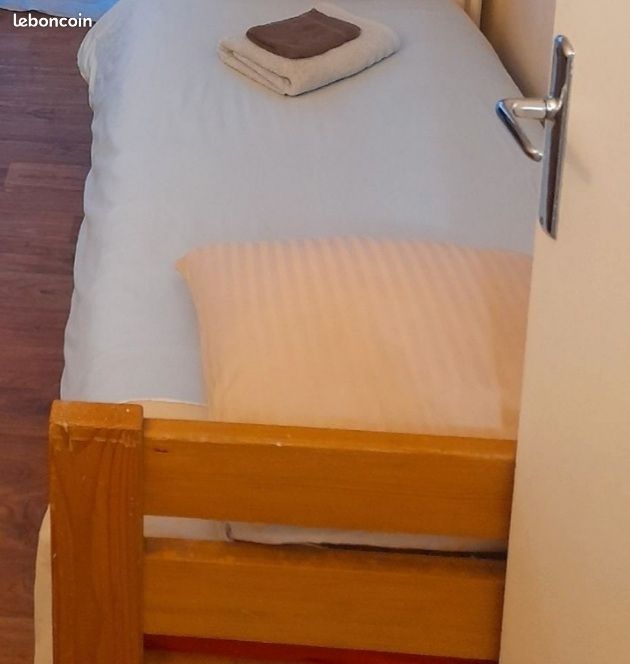 Lit simple en bois massif (orme): cadre uniquement (image 2)