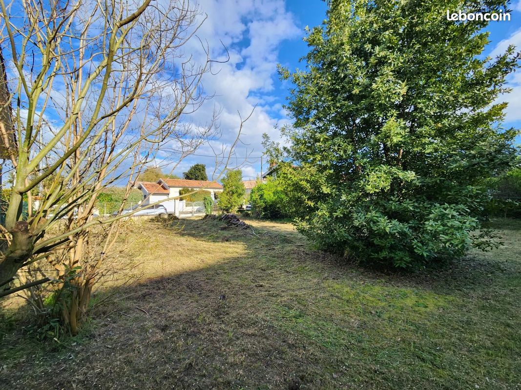 Terrain 354 m² · à Villenave-d'Ornon · 354 m² · 130 000 €