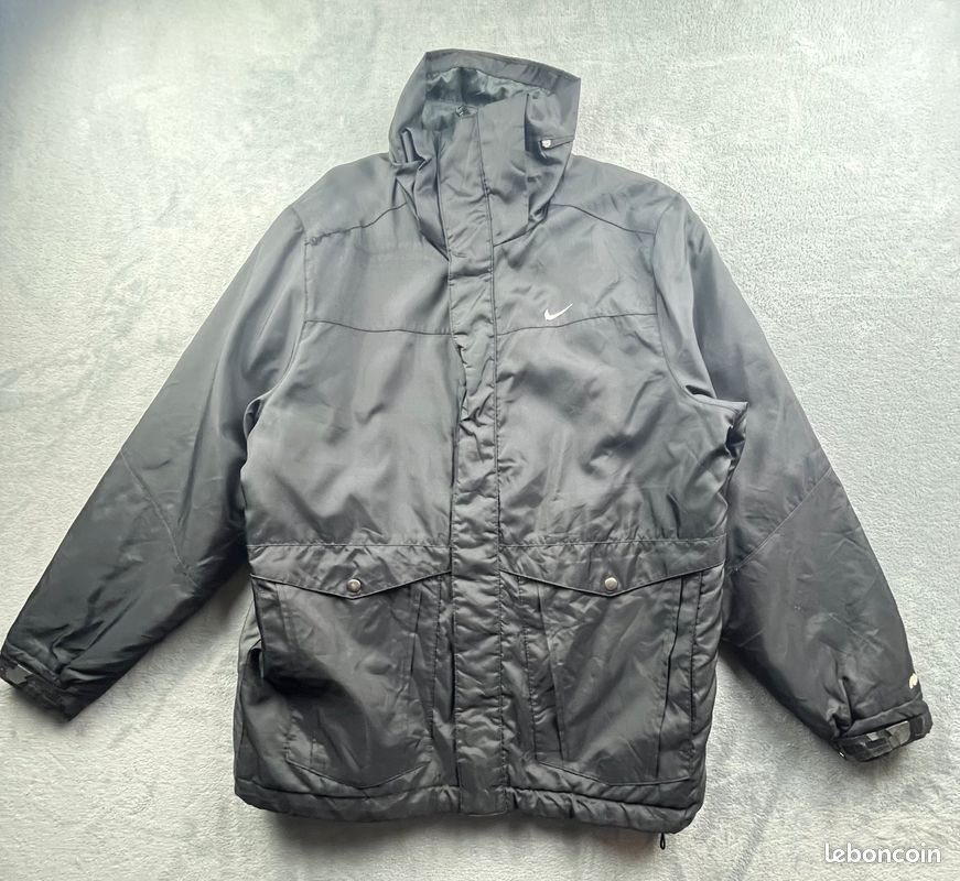 V071 Veste Nike The Athletic Dept noire – vintage – taille M (image 1)