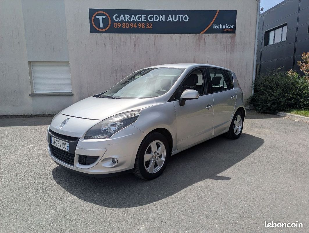 Renault SCENIC III 1.5 DCI 105CH AUTHENTIQUE (image 1)