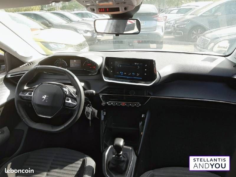 Peugeot 208 PureTech 100 S&S BVM6 Style (image 2)