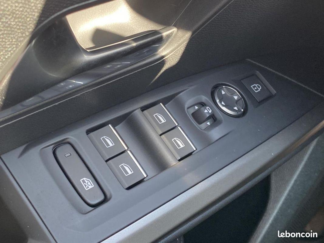 Peugeot 5008 iii 1.2 hybrid 145 gt e-dcs6 (image 36)