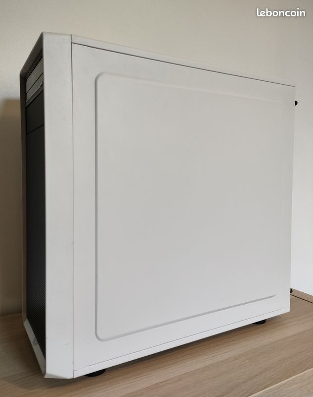 PC intel i3 9100 – Radeon RX 570 CG en parfait état (image 2)
