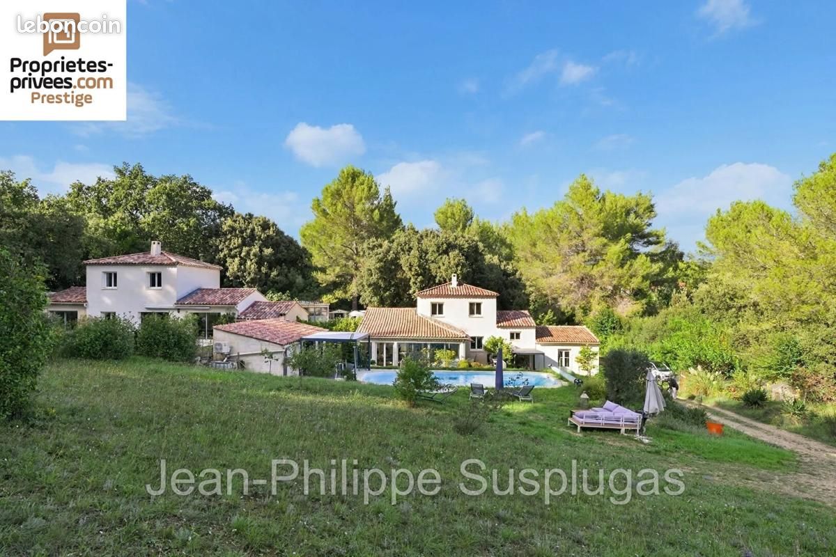 Maison 12 pièces 310 m² · à Cuges-les-Pins · 310 m² · 1 378 000 €