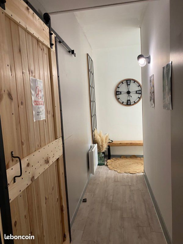 Local commercial 3 pièces 63 m² · à Pierrelatte · 63 m² · 68 000 €