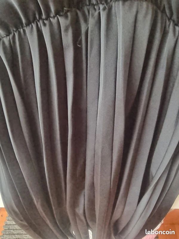 Robe noire longue plissé taille 36/38 (image 3)